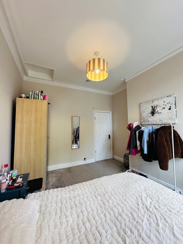 Room Kendal Close in Leeds