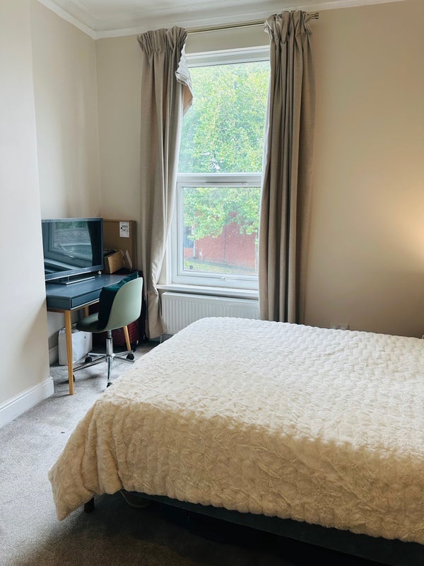 Room Kendal Close in Leeds