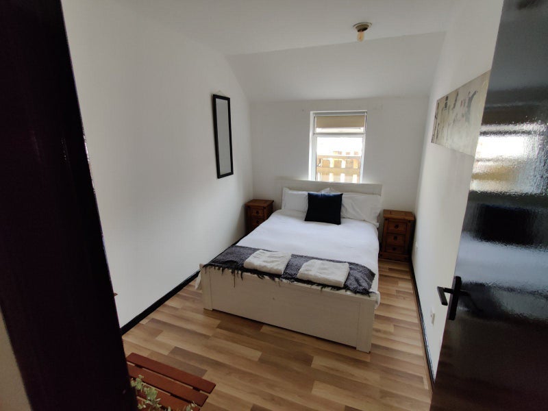Flat Stour Road in Greater London