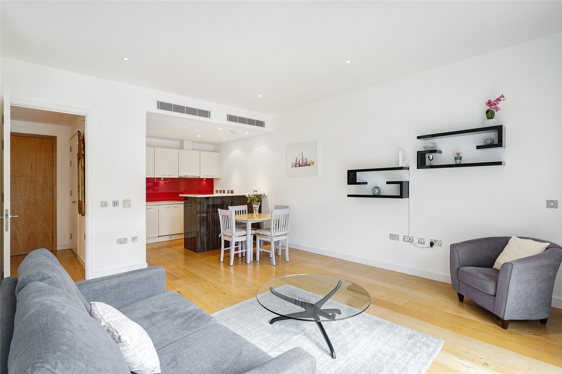 Flat Gatliff Road in City of Westminster