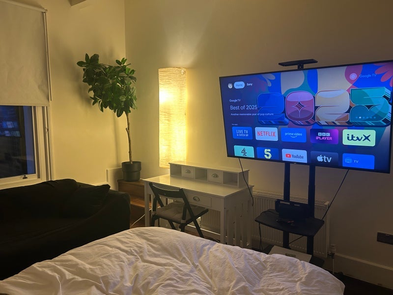 Room Tavistock Road in Greater London