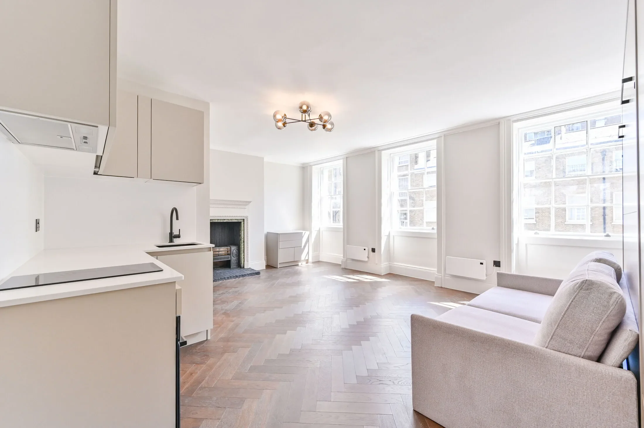 Flat Upper Berkeley Street in City of Westminster