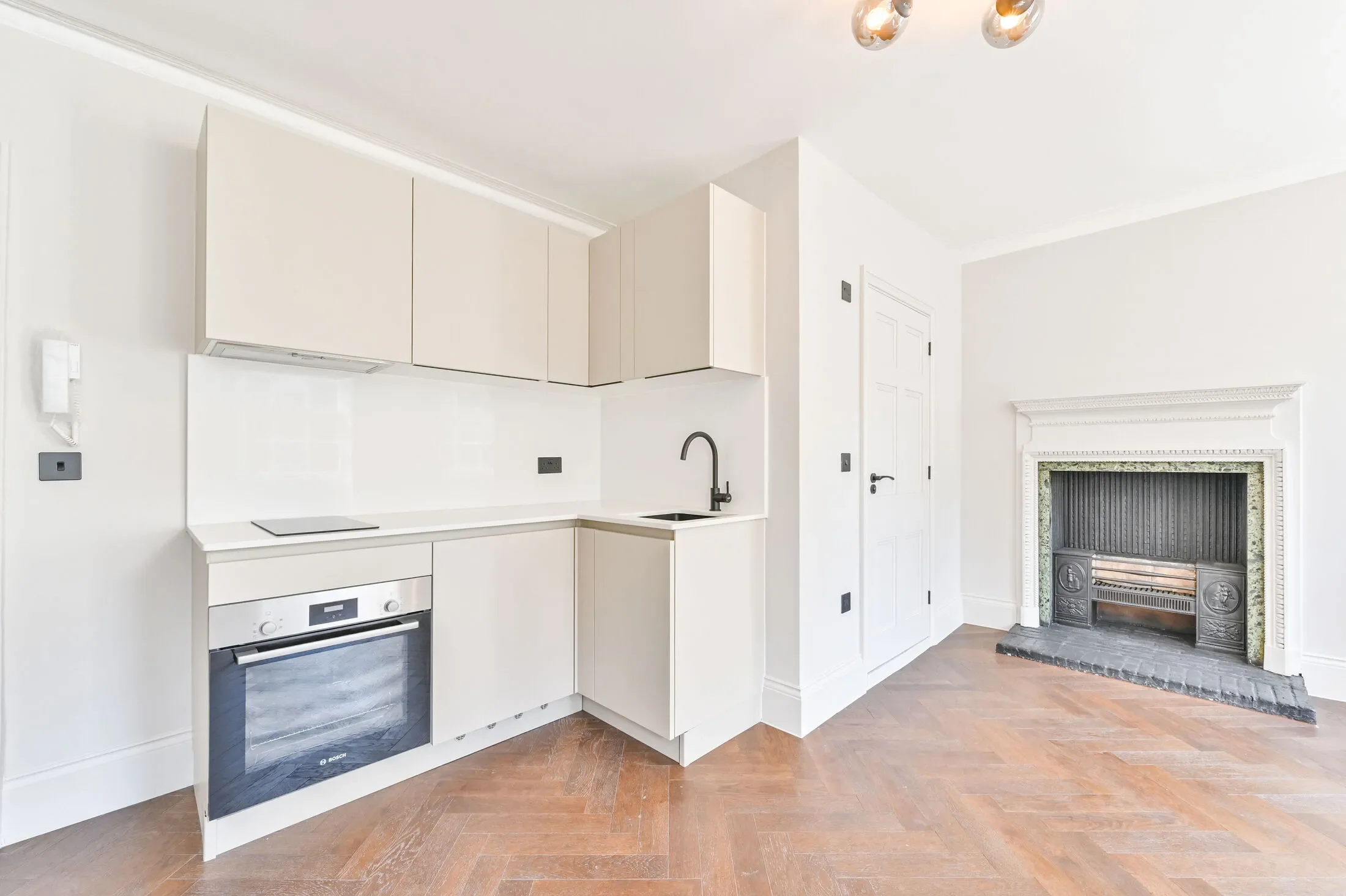 Flat Upper Berkeley Street in City of Westminster