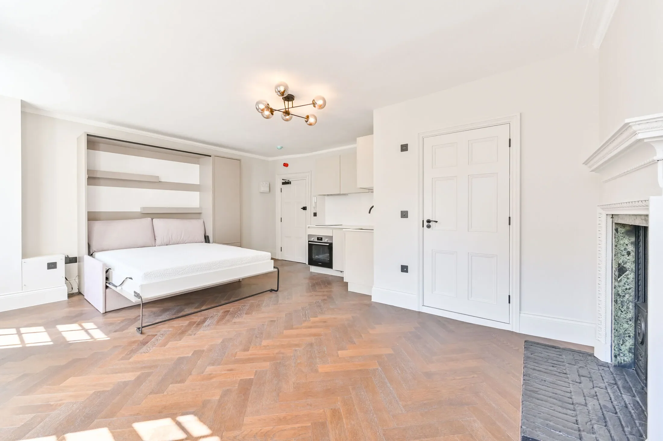 Flat Upper Berkeley Street in City of Westminster