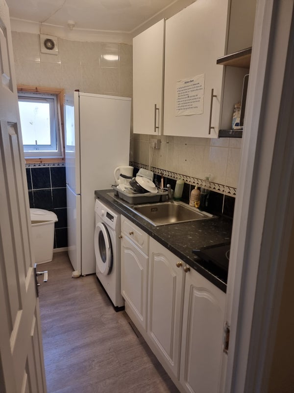 Room Clova Road in Greater London