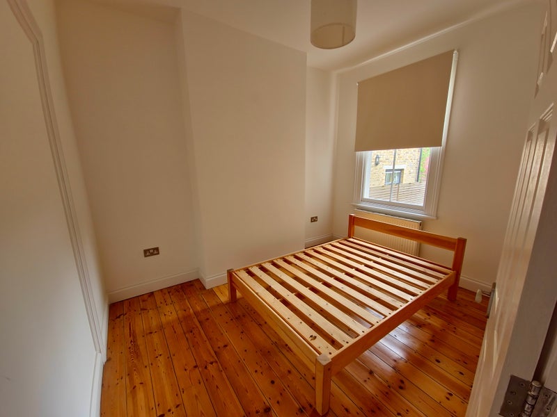 Room Glyn Road in Greater London