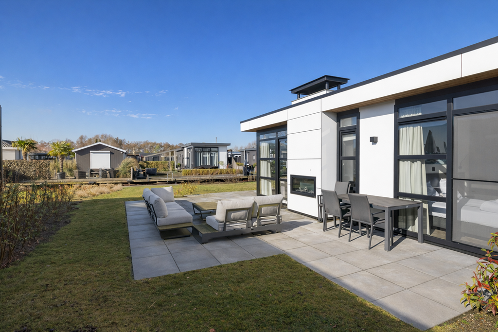 Vrijstaande woning te koop: Nieuw-Loosdrechtsedijk 215-15, Loosdrecht