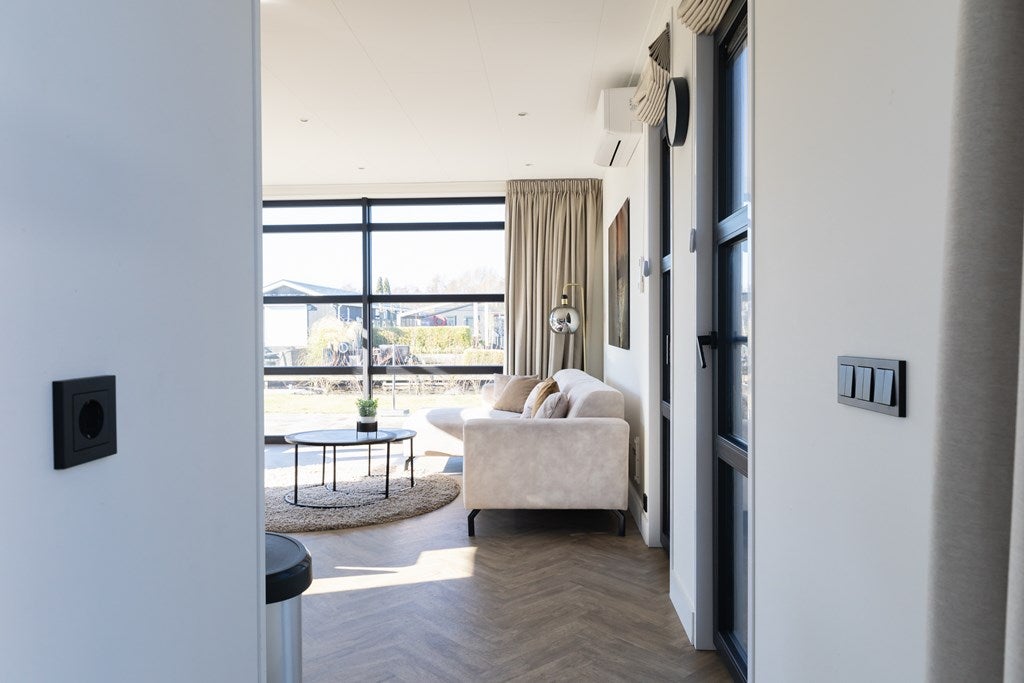 Vrijstaande woning te koop: Nieuw-Loosdrechtsedijk 215-15, Loosdrecht