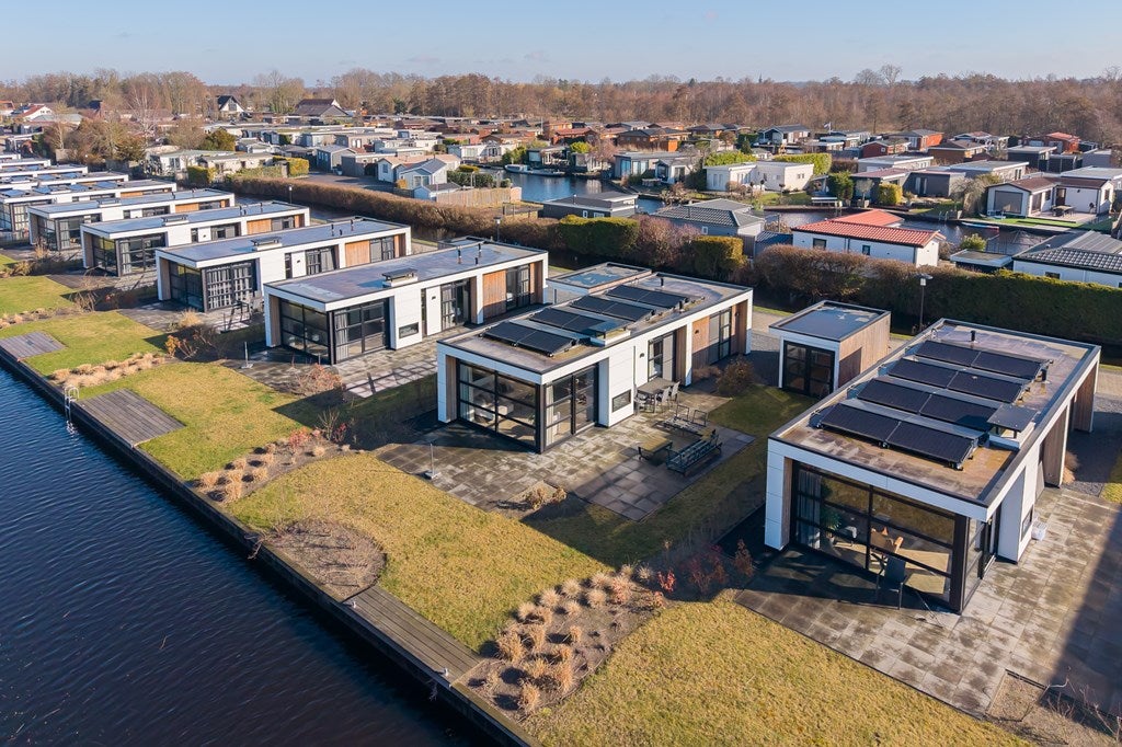 Vrijstaande woning te koop: Nieuw-Loosdrechtsedijk 215-15, Loosdrecht