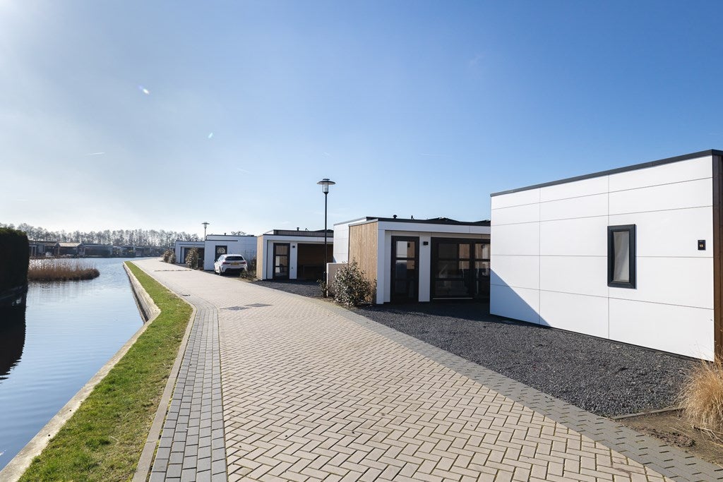 Vrijstaande woning te koop: Nieuw-Loosdrechtsedijk 215-15, Loosdrecht