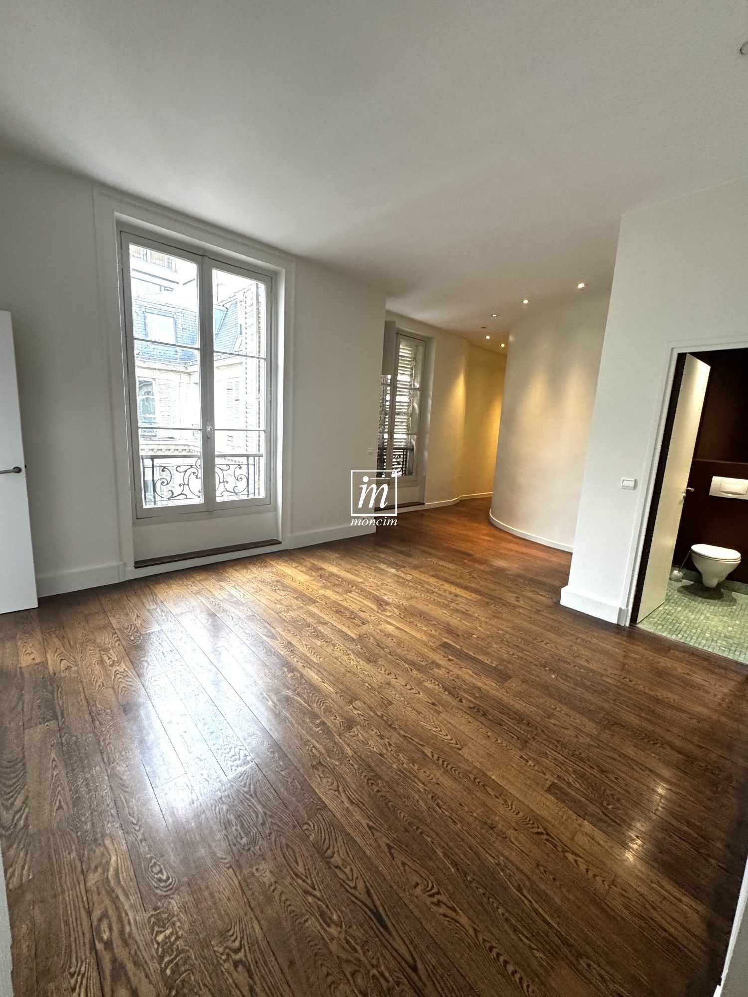 Flat Rue de Clichy in Paris