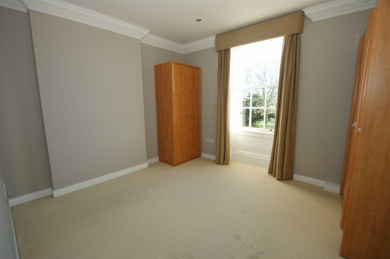 Flat Talbot Avenue in Leeds