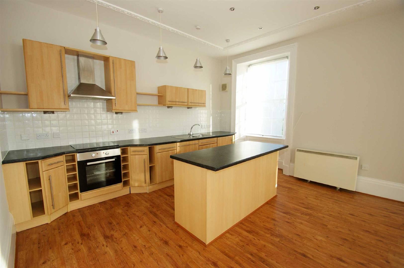 Flat Talbot Avenue in Leeds