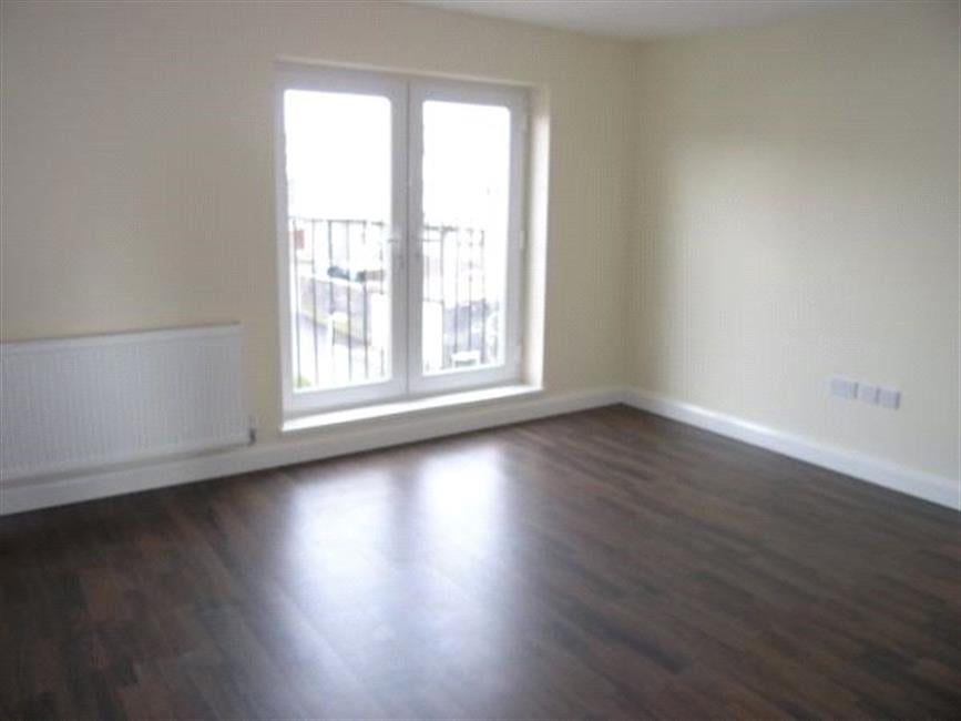 Flat Colchester Court in Cardiff