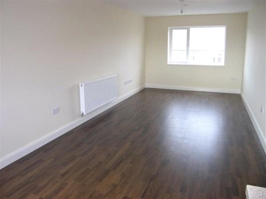 Flat Colchester Court in Cardiff