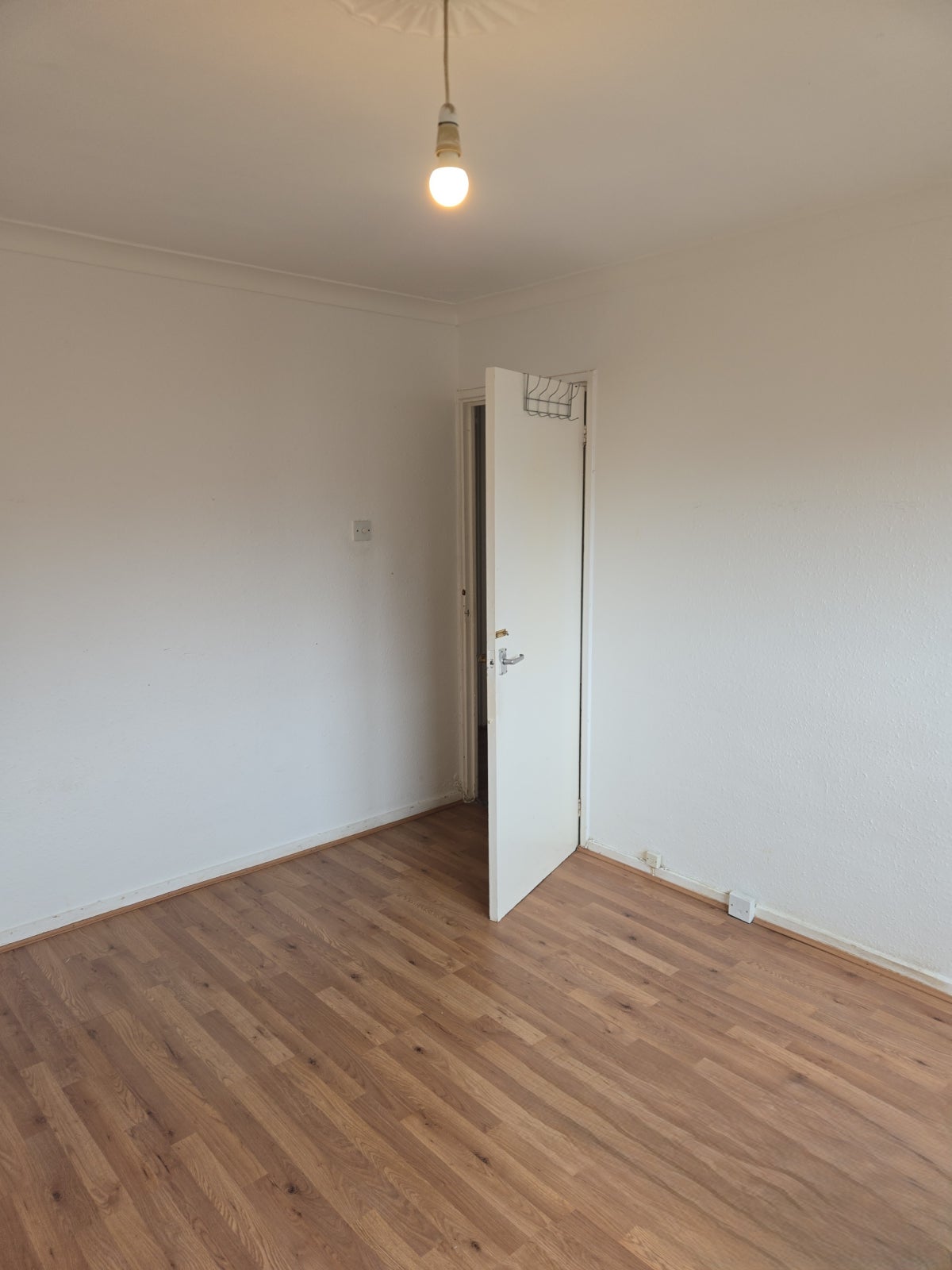 Flat Cranbrook Road in Greater London
