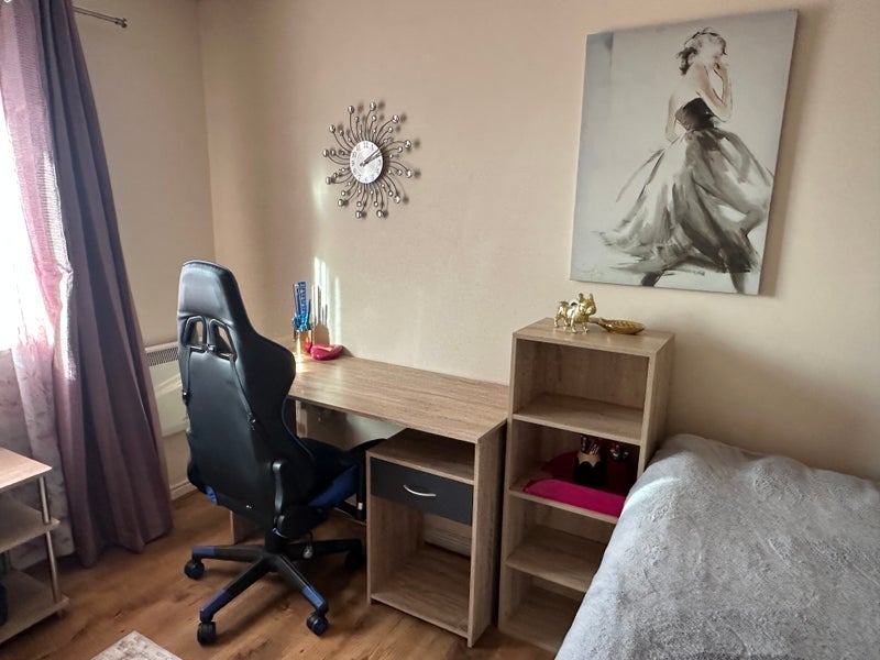 Room Cwrt Boston in Cardiff