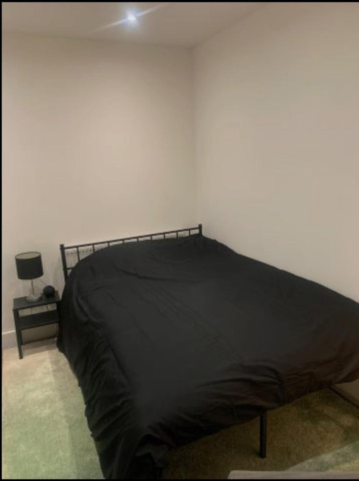 Room Guildford Road in Greater London