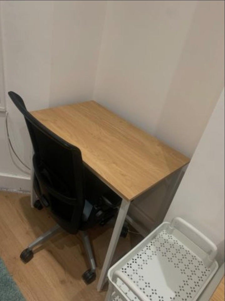 Room Guildford Road in Greater London