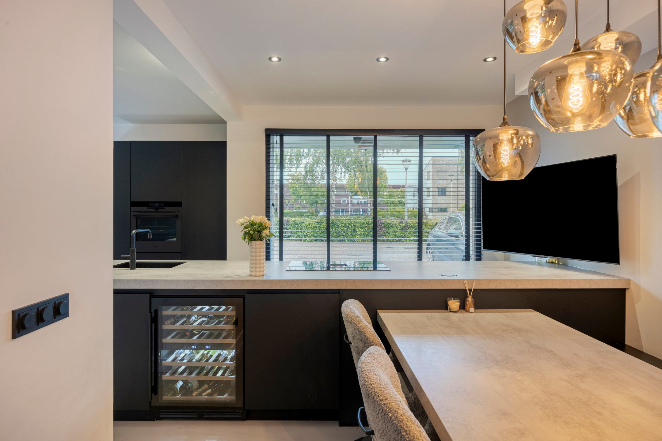 Twee-onder-één-kap te koop: Slikkenburghof 10, Tilburg