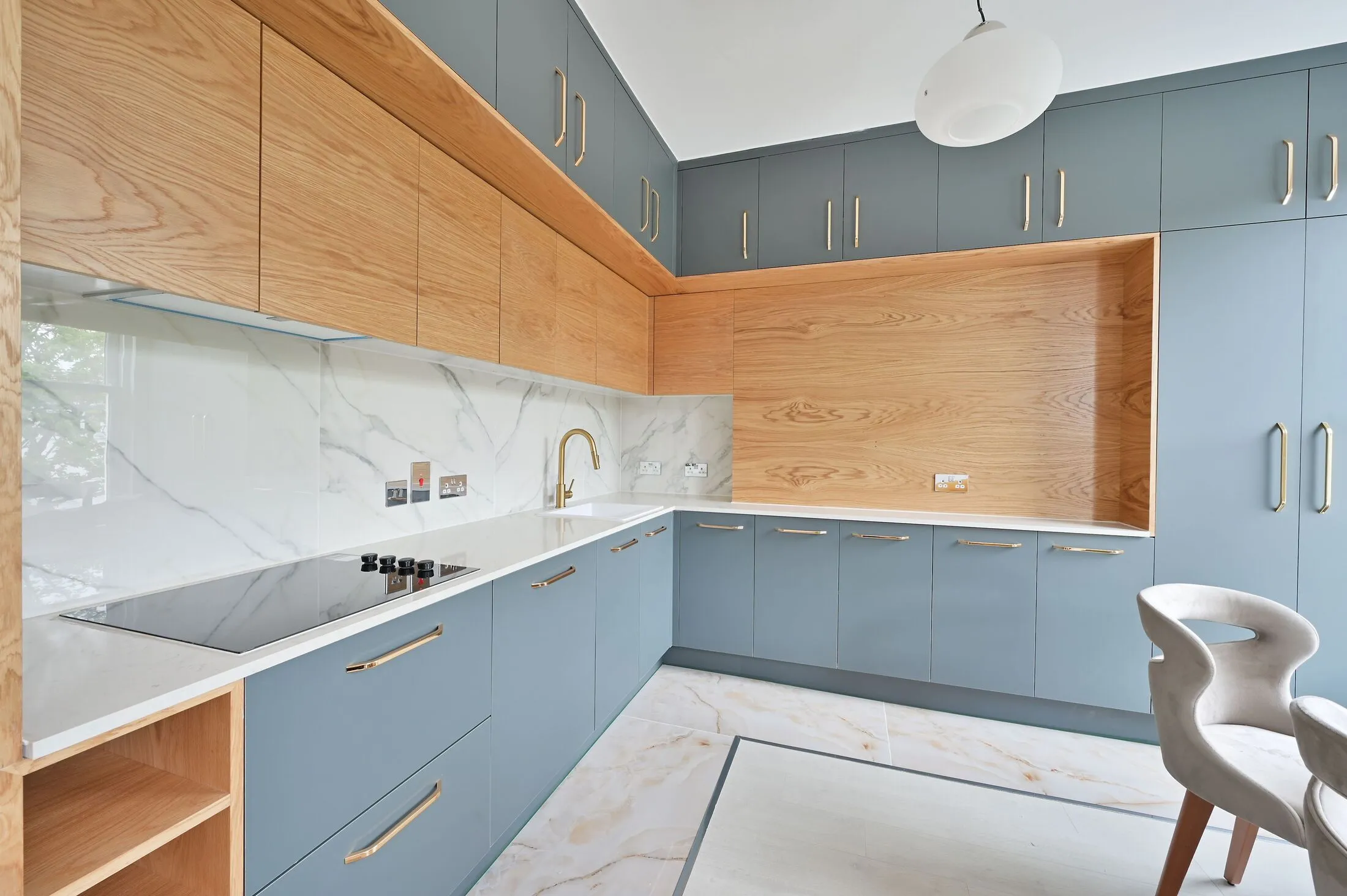 Flat Hartfield Road in Greater London