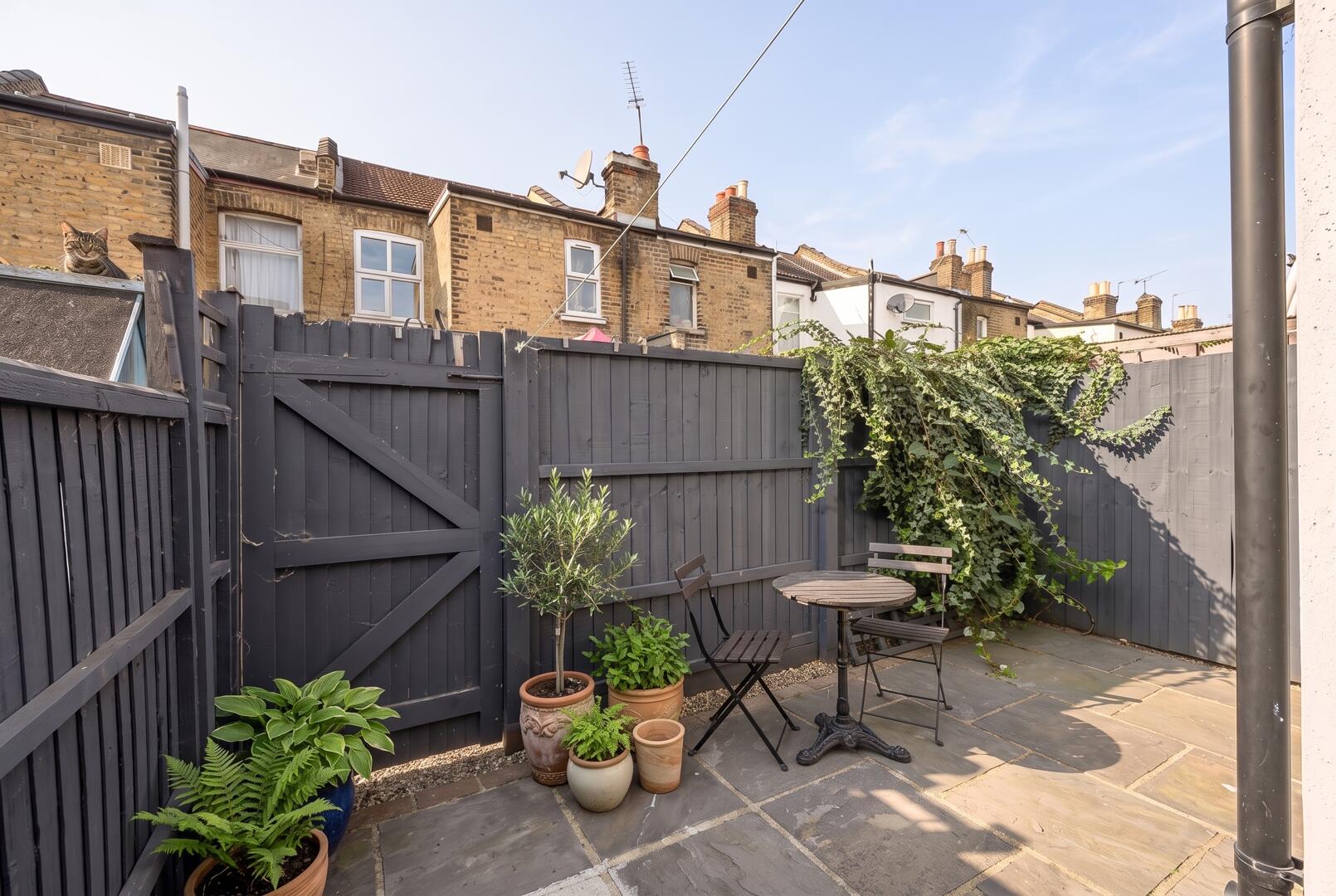 House Hamilton Road in Greater London