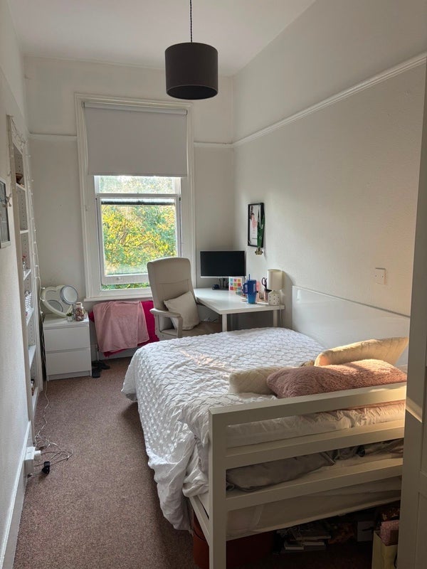 Room Carlton Drive in Greater London