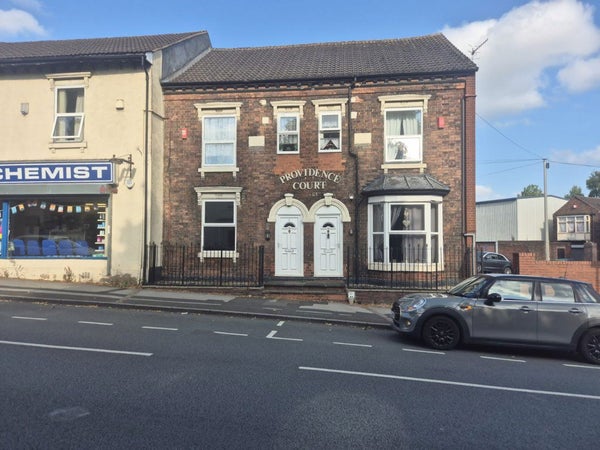 Flat Station Street in Sandwell