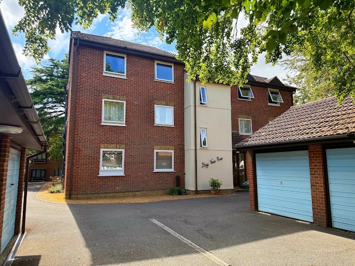 Flat Overbury Road in Poole