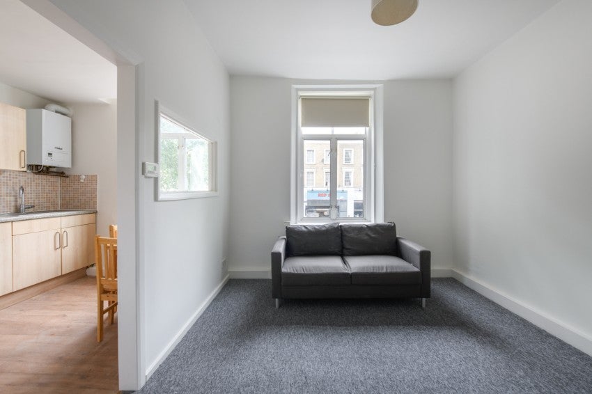 Flat Caledonian Road in Greater London