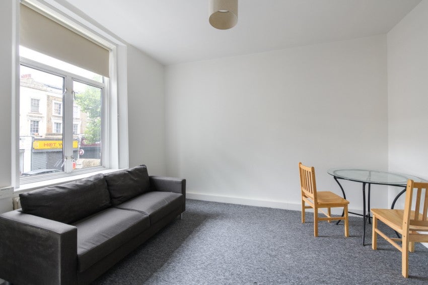 Flat Caledonian Road in Greater London
