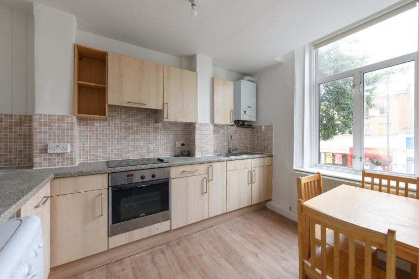Flat Caledonian Road in Greater London
