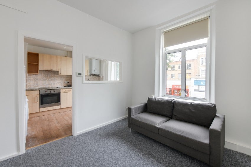 Flat Caledonian Road in Greater London