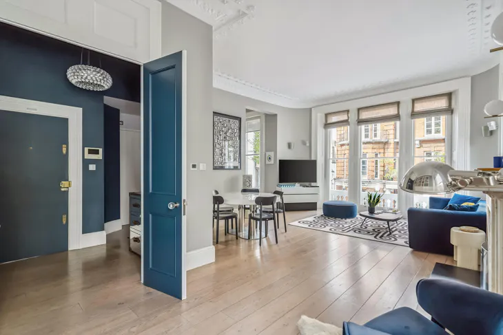Flat Linden Gardens in Greater London