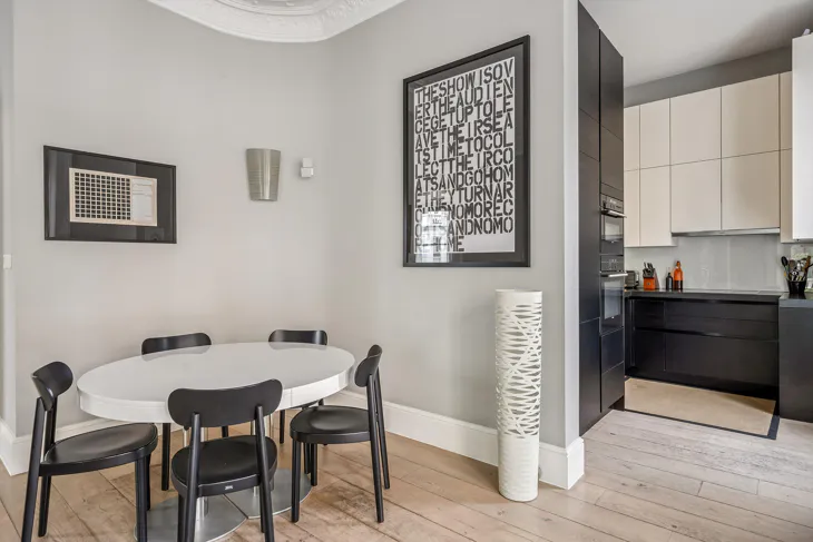 Flat Linden Gardens in Greater London