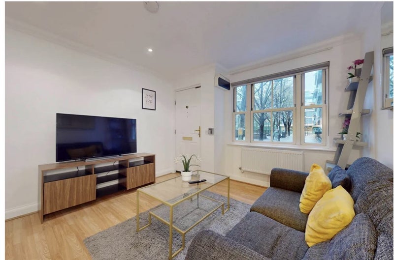 Room Paton Street in Greater London