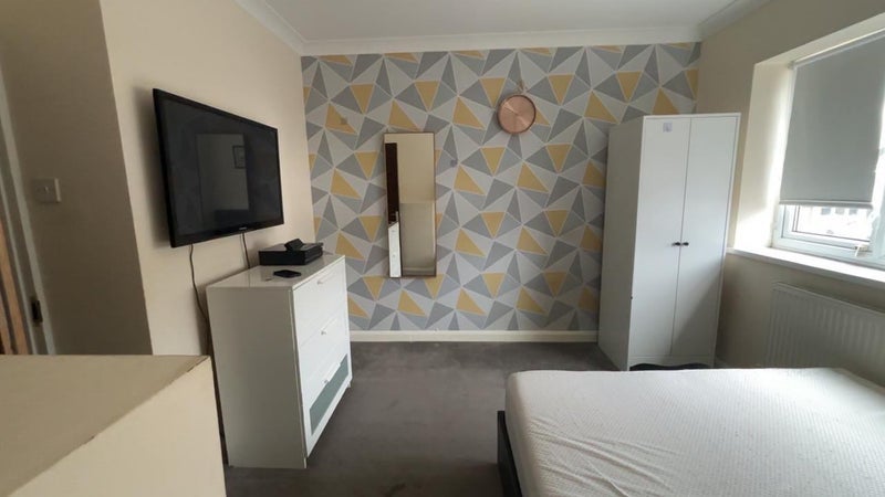 Flat Florence Avenue in Maidenhead