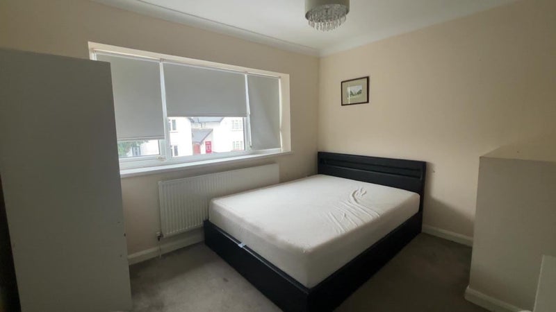 Flat Florence Avenue in Maidenhead