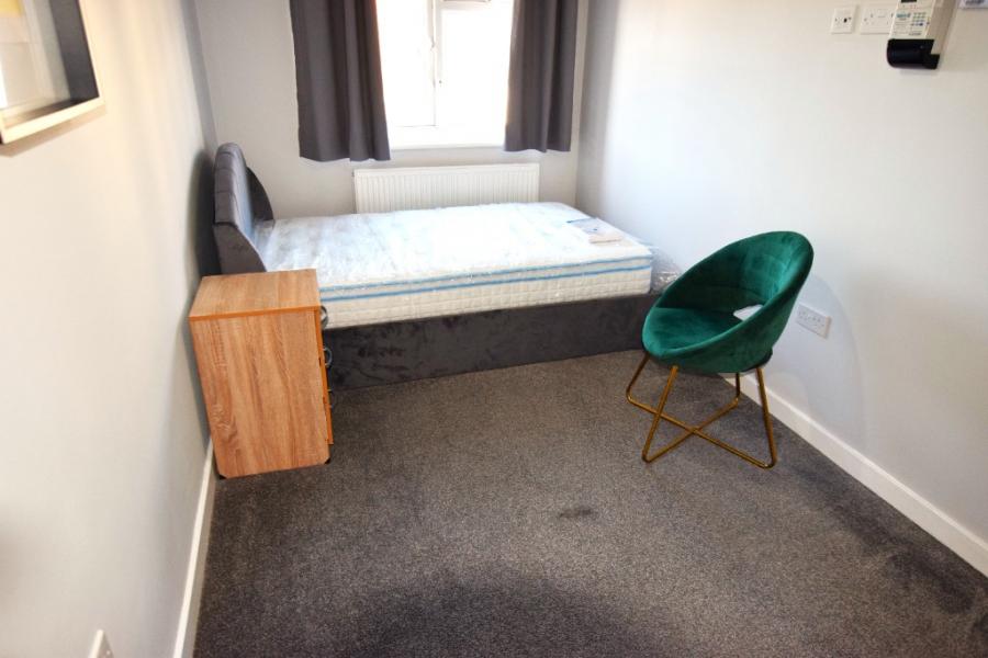 Room Angel Street in Northampton