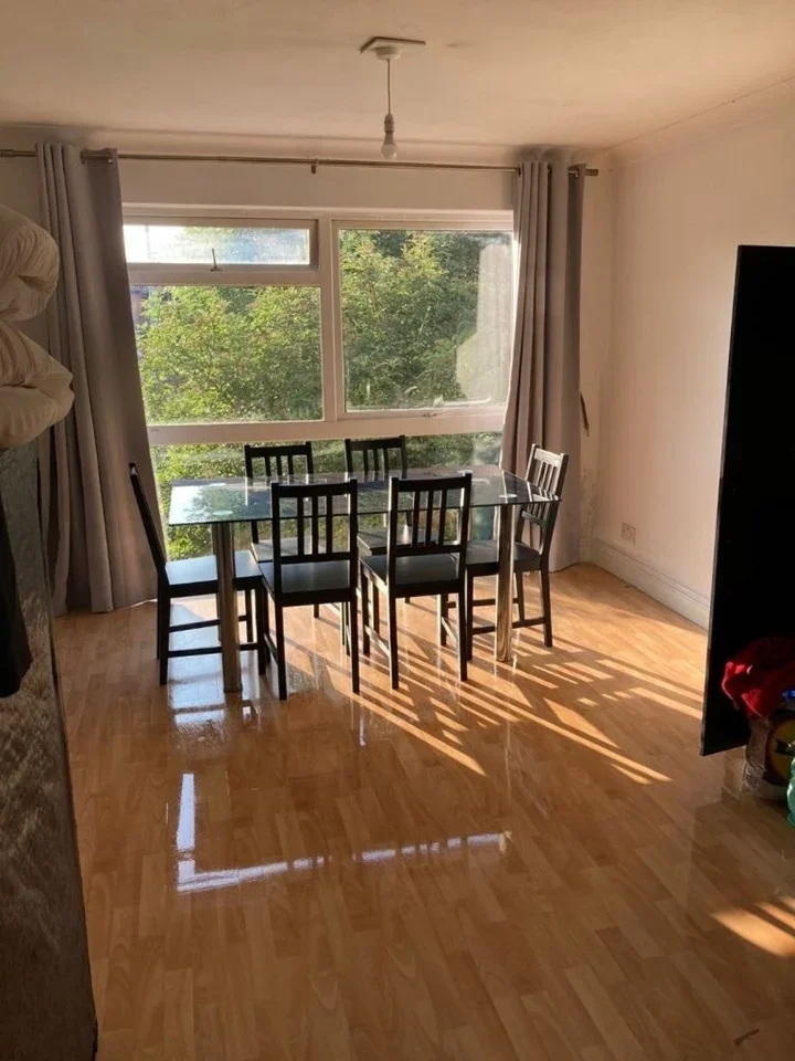 Flat The Ridgeway in Greater London