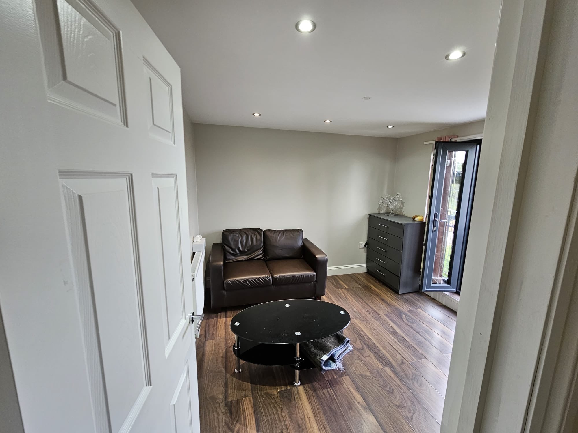 Flat Dawlish Drive in Greater London