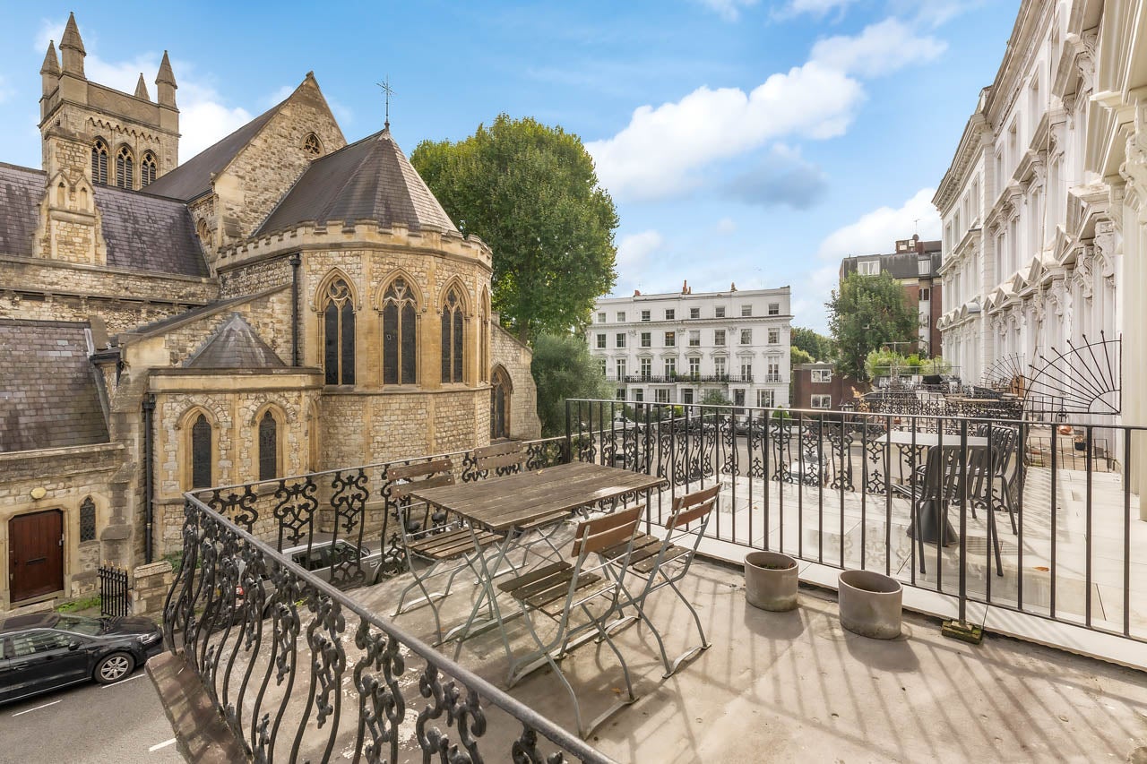 Flat St Stephen's Crescent in City of Westminster