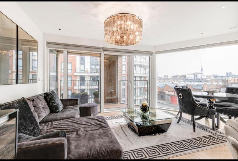Flat Park Street in Greater London