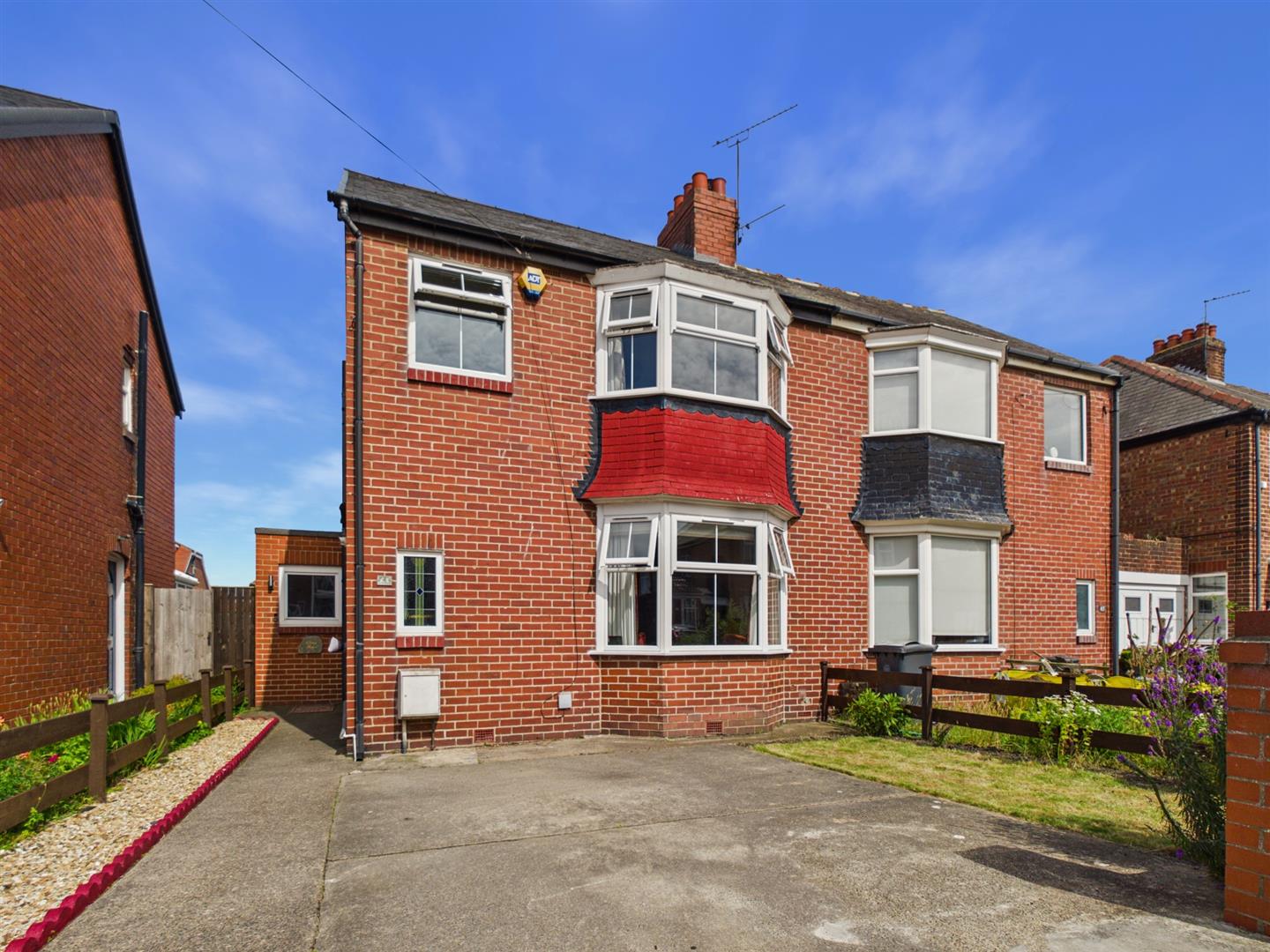 House Sunlea Avenue in North Tyneside