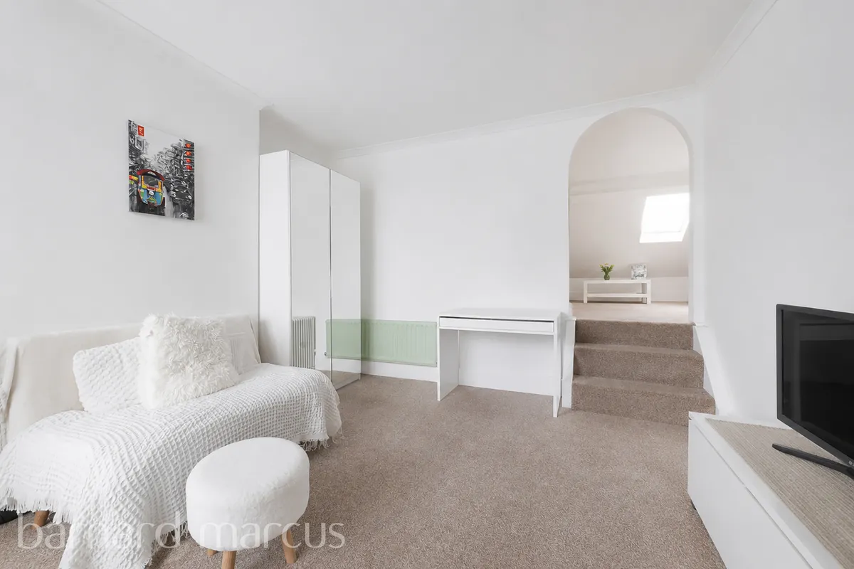 House Garratt Terrace in Greater London