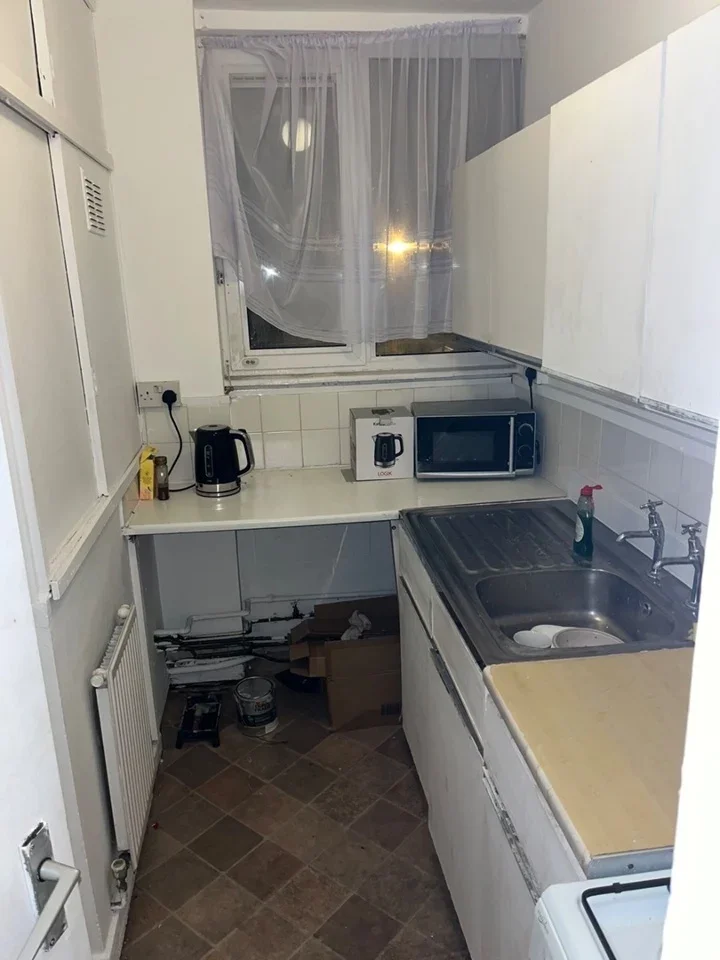 Flat Newby Place in Greater London