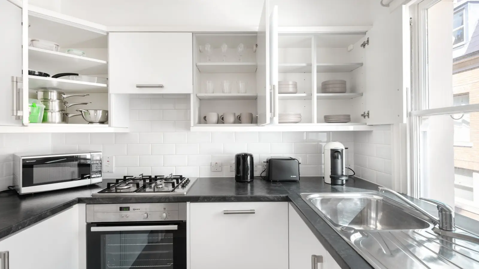 Flat Gloucester Road in Greater London