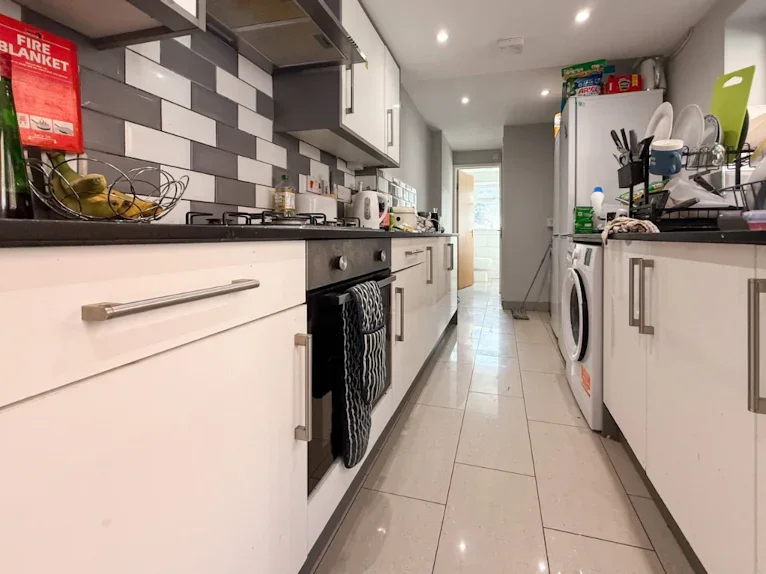 Flat Blenheim Road in Reading