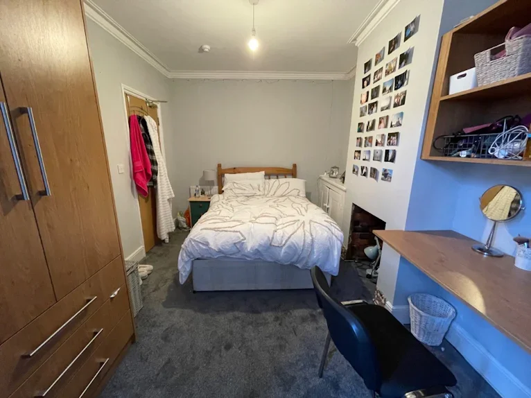Flat Blenheim Road in Reading