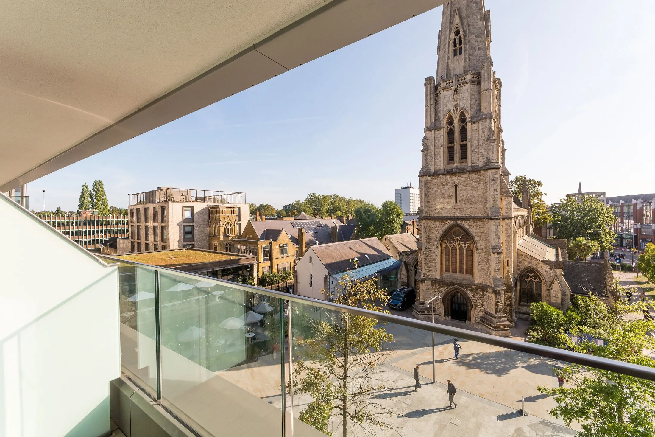 Flat New Broadway in Greater London